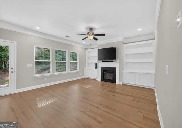 Photo 4 of Single family home for sale at 5270 Woodline View Cir, Hoschton, GA 30548 | MLS# 10843602 | Listing updated on 2026-09-10