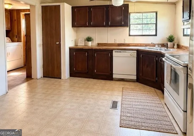 Photo 3 of Single family home for sale at 2768 Liberty Grv Church Rd, Wrightsville, GA 31096 | MLS# 10839878 | Listing updated on 2026-10-12