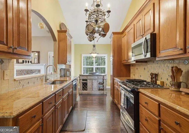 Photo 3 of Single family home for sale at 2085 Habersham Marina Rd, Cumming, GA 30041 | MLS# 10843552 | Listing updated on 2026-10-02