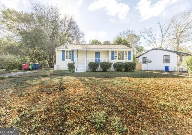 Photo 3 of Single family home for sale at 1334 Lakeview Dr, Macon, GA 31206 | MLS# 10839192 | Listing updated on 2026-09-23