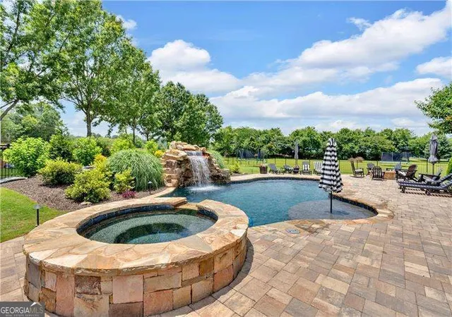 Photo 3 of Single family home for sale at 11 Laurel Tr SE, Cartersville, GA 30120 | MLS# 10856592 | Listing updated on 2026-10-30