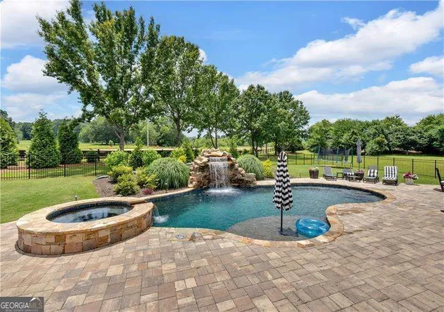 Photo 4 of Single family home for sale at 11 Laurel Tr SE, Cartersville, GA 30120 | MLS# 10856592 | Listing updated on 2026-10-30
