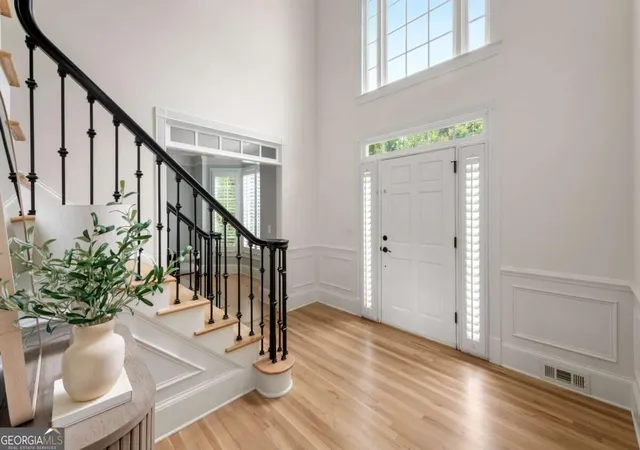 Photo 4 of Single family home for sale at 5170 Edgerton Dr, Peachtree Corners, GA 30092 | MLS# 10853322 | Listing updated on 2026-10-09