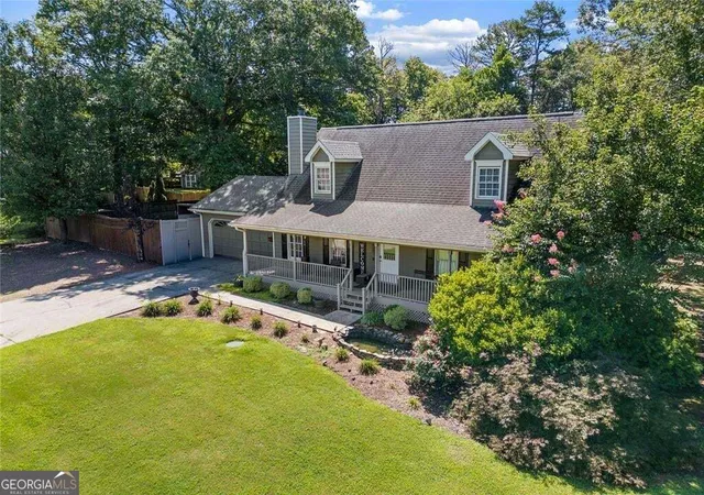 Photo 3 of Single family home for sale at 55 Crk View Dr, Hoschton, GA 30548 | MLS# 10872184 | Listing updated on 2026-10-30