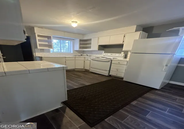 Photo 2 of Single family home for sale at 330 Meadowbrook Dr, Mcdonough, GA 30253 | MLS# 10846669 | Listing updated on 2026-09-30