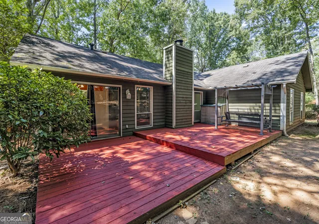 Photo 3 of Single family home for sale at 717 Pebble Crk Dr, Norcross, GA 30093 | MLS# 10850596 | Listing updated on 2026-10-10