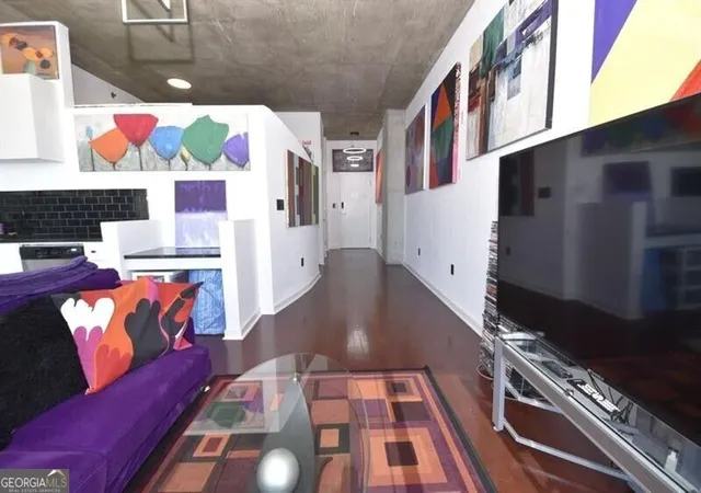Photo 3 of Condo for sale at 3324 Peachtree Rd NE #1115, Atlanta, GA 30326 | MLS# 10875074 | Listing updated on 2026-10-28
