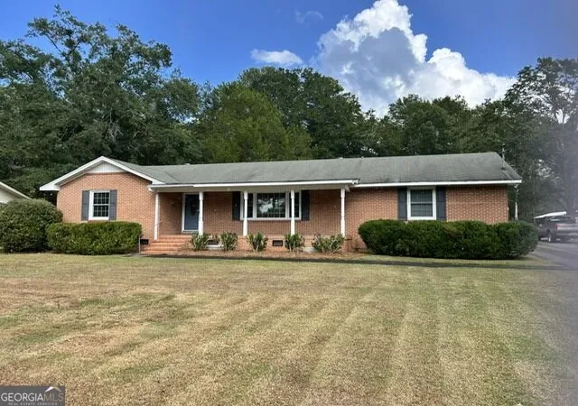 Photo 1 of Single family home for sale at 204 Lafayette St, Barnesville, GA 30204 | MLS# 10844163 | Listing updated on 2026-09-28