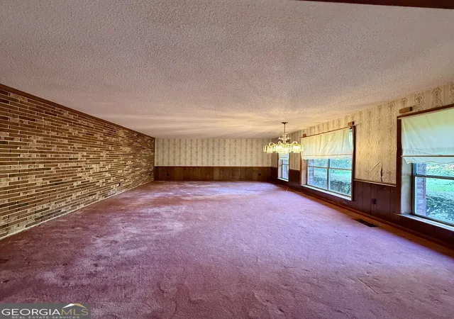 Photo 3 of Single family home for sale at 910 W Ogeechee St, Sylvania, GA 30467 | MLS# 10850388 | Listing updated on 2026-10-05