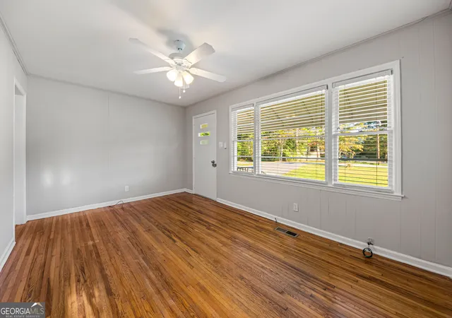 Photo 3 of Single family home for sale at 254 Bellvue Dr, Toccoa, GA 30577 | MLS# 10872831 | Listing updated on 2026-10-28