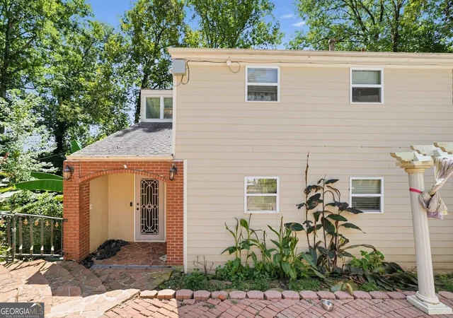 Photo 2 of Single family home for sale at 355 Nottingham Dr, Marietta, GA 30066 | MLS# 10836137 | Listing updated on 2026-09-17