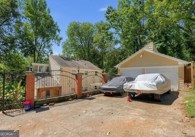 Photo 3 of Single family home for sale at 355 Nottingham Dr, Marietta, GA 30066 | MLS# 10836137 | Listing updated on 2026-09-17