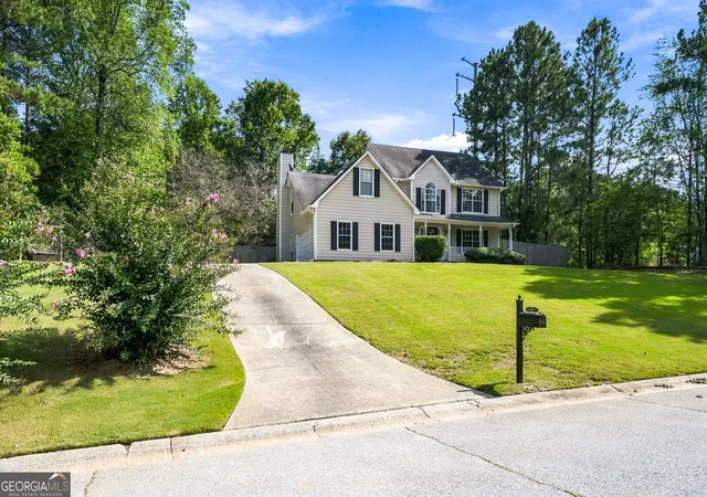 Single family home for sale at 4090 Lake Dr, Loganville, GA 30052 | MLS# 10847111