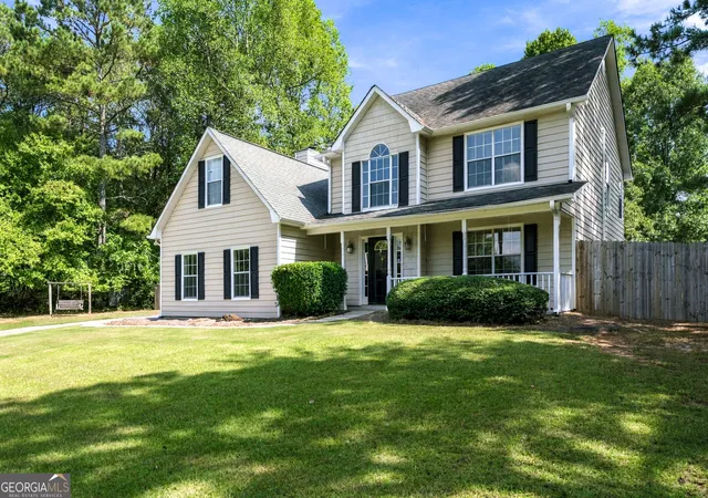 Photo 1 of Single family home for sale at 4090 Lake Dr, Loganville, GA 30052 | MLS# 10847111 | Listing updated on 2026-10-06