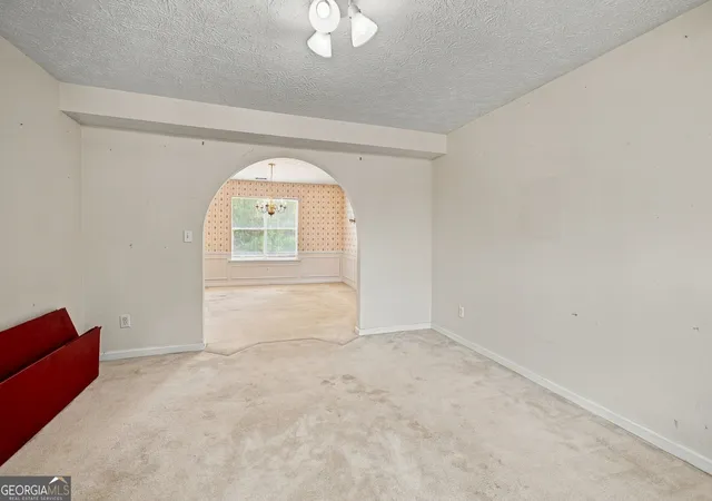 Photo 4 of Single family home for sale at 4090 Lake Dr, Loganville, GA 30052 | MLS# 10847111 | Listing updated on 2026-10-06