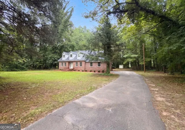 Photo 3 of Sale Pending at 20 Woodland Way, Stockbridge, GA 30281 | MLS# 10841973 | Listing updated on 2026-10-06