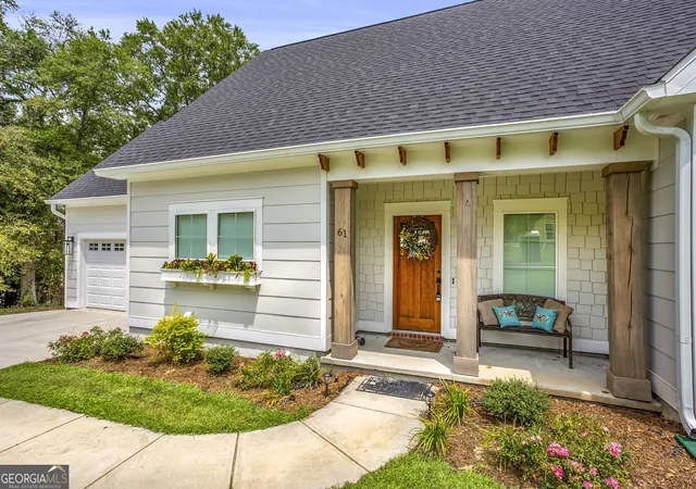 Photo 3 of Single family home for sale at 61 Memory Ln, Eufaula, AL 36027 | MLS# 10802252 | Listing updated on 2026-09-17