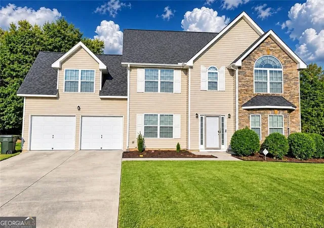 Photo 2 of Single family home for sale at 2875 Lake Port Dr, Snellville, GA 30039 | MLS# 10846299 | Listing updated on 2026-10-09