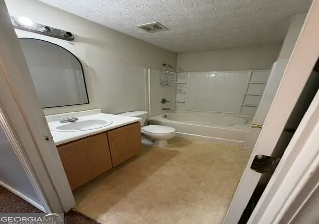 Photo 4 of Condo for sale at 8301 Par Four Way, Lithonia, GA 30038 | MLS# 10827274 | Listing updated on 2026-09-23