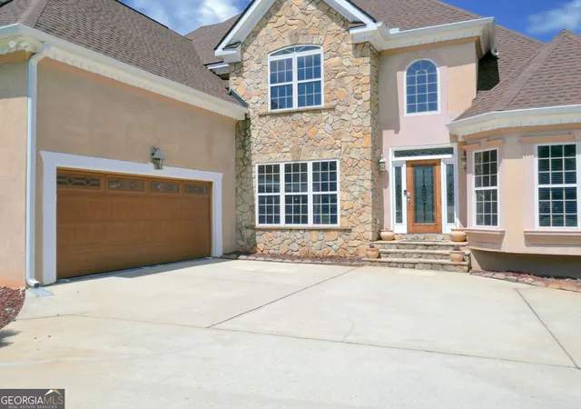 Photo 4 of Single family home for sale at 108 Southgate Blvd, Mcdonough, GA 30253 | MLS# 10834940 | Listing updated on 2026-09-18