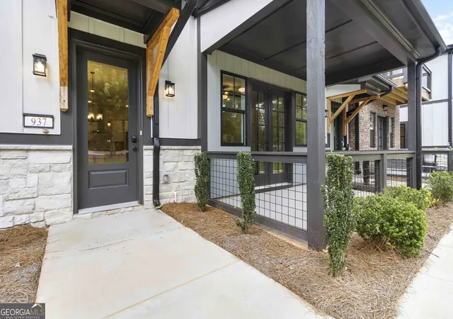 Photo 1 of Townhouse for sale at 937 Willingham Dr #7, Hapeville, GA 30354 | MLS# 10835653 | Listing updated on 2026-10-11