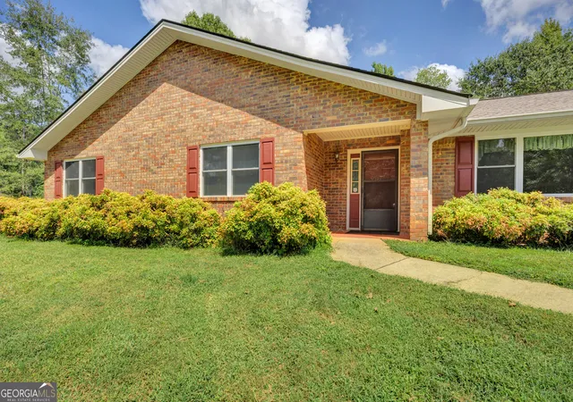 Photo 3 of Single family home for sale at 234 Glad Dale Dr Se, Conyers, GA 30094 | MLS# 10837859 | Listing updated on 2026-09-16