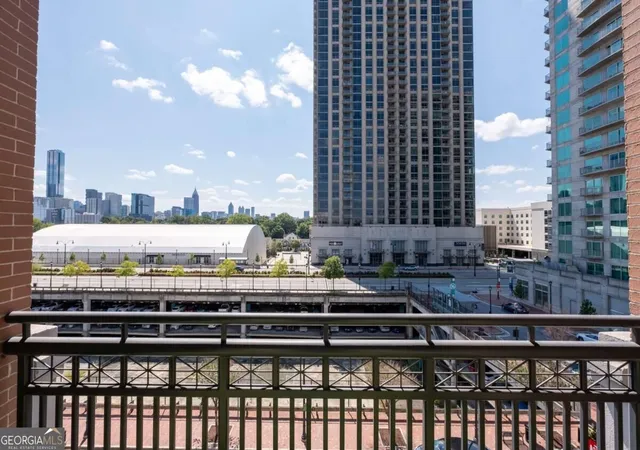 Listing Photo 2 - Condo for sale in building located at 260 18Th St Nw, Atlanta, GA 30363 - Unit #10304