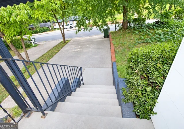 Photo 2 of Single family home for sale at 541 W Lake Ave Nw, Atlanta, GA 30318 | MLS# 10809382 | Listing updated on 2026-10-05