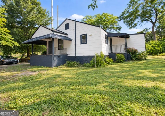 Photo 3 of Single family home for sale at 541 W Lake Ave Nw, Atlanta, GA 30318 | MLS# 10809382 | Listing updated on 2026-10-05