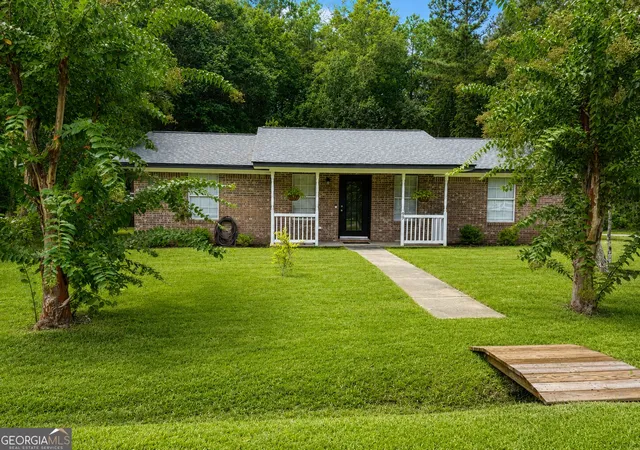 Photo 3 of Single family home for sale at 99 W Magnolia Ave, Kingsland, GA 31548 | MLS# 10838838 | Listing updated on 2026-09-19