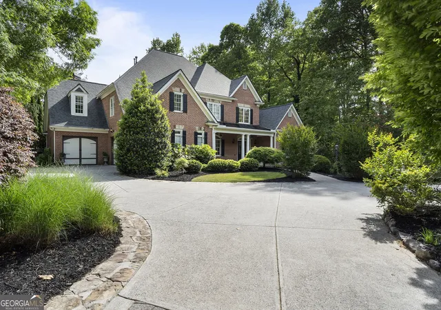 Photo 2 of Mansion for sale at 510 Grv Park Pl, Roswell, GA 30075 | MLS# 10852249 | Listing updated on 2026-10-08