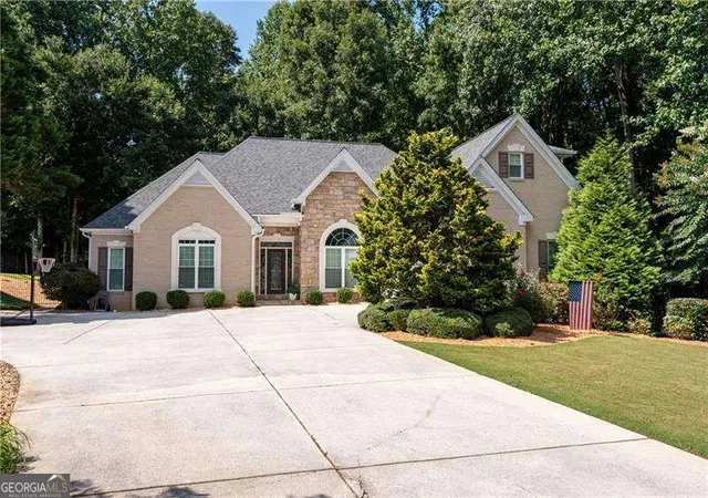 Photo 1 of Sale Pending at 2625 Mount Olivet Ct Nw, Kennesaw, GA 30152 | MLS# 10839098 | Listing updated on 2026-09-08