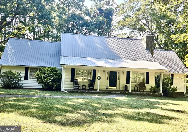 Photo 1 of Single family home for sale at 8 Rover Rd, Williamson, GA 30292 | MLS# 10837475 | Listing updated on 2026-09-02