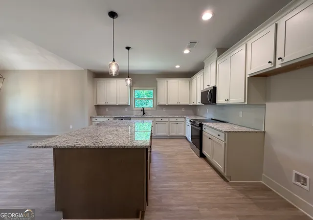 Photo 4 of Single family home for sale at 365 Hunts Ridge Dr, Cleveland, GA 30528 | MLS# 10735779 | Listing updated on 2026-09-05