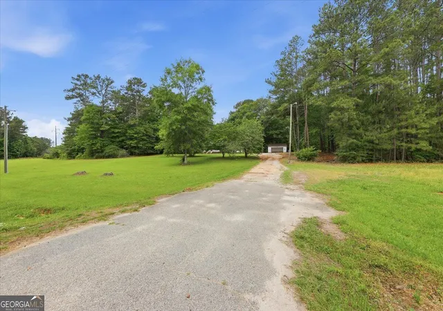 Photo 4 of Single family home for sale at 1009 Highway 85 S, Fayetteville, GA 30215 | MLS# 10872348 | Listing updated on 2026-10-28