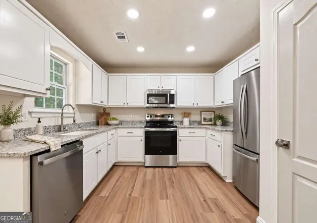 Photo 3 of Single family home for sale at 247 Pebble Crk Dr, Mcdonough, GA 30253 | MLS# 10849981 | Listing updated on 2026-10-08