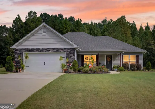 Photo 1 of Sale Pending at 164 Oak Hvn Ln, Barnesville, GA 30204 | MLS# 10847401 | Listing updated on 2026-09-20