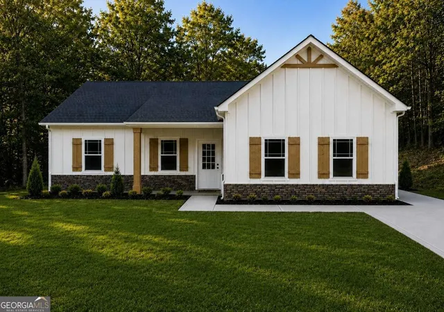 Photo 2 of Single family home for sale at 2818 Holly Springs Rd, Rockmart, GA 30153 | MLS# 10837693 | Listing updated on 2026-09-15