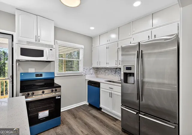 Photo 3 of Single family home for sale at 3045 Lindon Ln, Decatur, GA 30033 | MLS# 10840104 | Listing updated on 2026-09-18