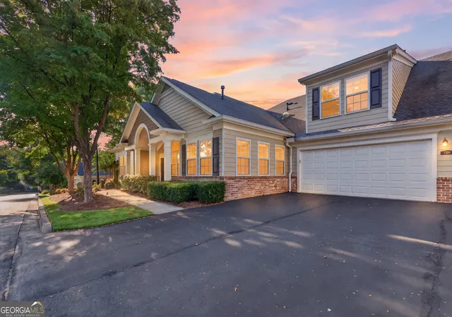 Photo 3 of Condo for sale at 2708 Grapevine Cir #2004, Cumming, GA 30041 | MLS# 10841358 | Listing updated on 2026-09-10