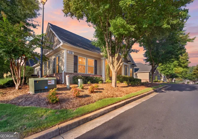 Photo 3 of Condo for sale at 2708 Grapevine Cir #2004, Cumming, GA 30041 | MLS# 10841358 | Listing updated on 2026-09-10