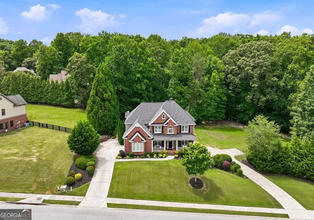 Photo 4 of Single family home for sale at 411 Hunting Hills Dr, Braselton, GA 30517 | MLS# 10879646 | Listing updated on 2026-10-27