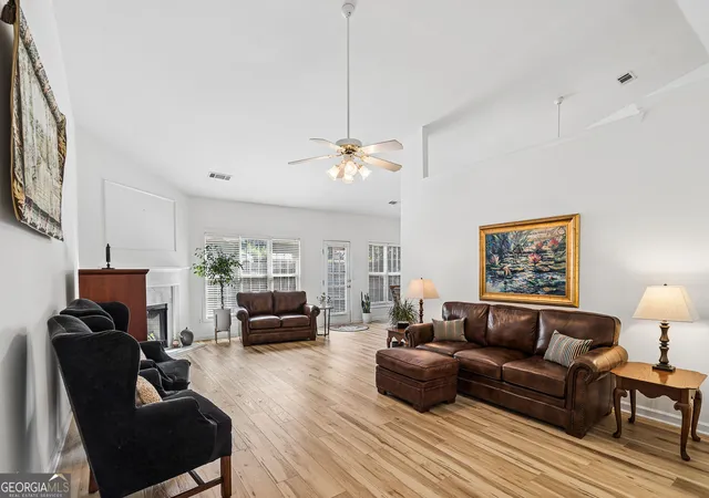 Photo 3 of Single family home for sale at 1190 Sunhill Dr, Lawrenceville, GA 30043 | MLS# 10793372 | Listing updated on 2026-09-18