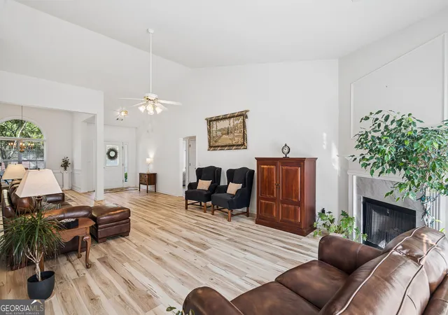 Photo 4 of Single family home for sale at 1190 Sunhill Dr, Lawrenceville, GA 30043 | MLS# 10793372 | Listing updated on 2026-09-18