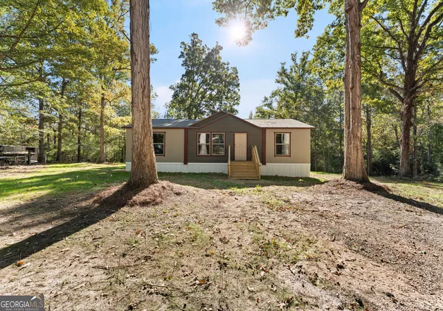 Photo 2 of Single family home for sale at 160 Gary Rd, Macon, GA 31217 | MLS# 10880118 | Listing updated on 2026-10-28