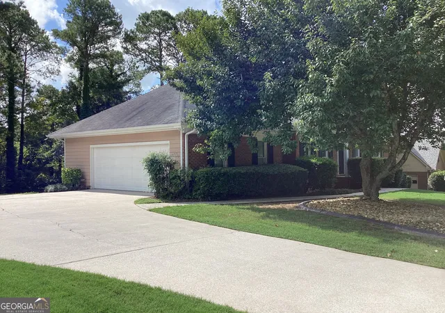 Photo 3 of Single family home for sale at 2300 Whispering Pines Ln, Mcdonough, GA 30253 | MLS# 10849712 | Listing updated on 2026-10-09