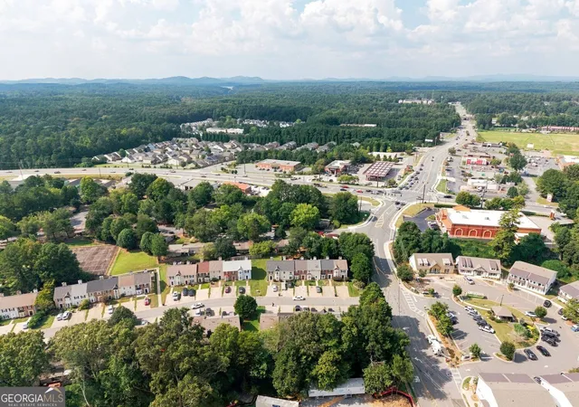 Photo 3 of Townhouse for sale at 5038 Jenny Dr, Acworth, GA 30101 | MLS# 10843046 | Listing updated on 2026-10-12
