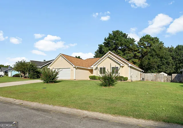 Photo 2 of Single family home for sale at 731 Gateway Dr, Bonaire, GA 31005 | MLS# 10849881 | Listing updated on 2026-09-23