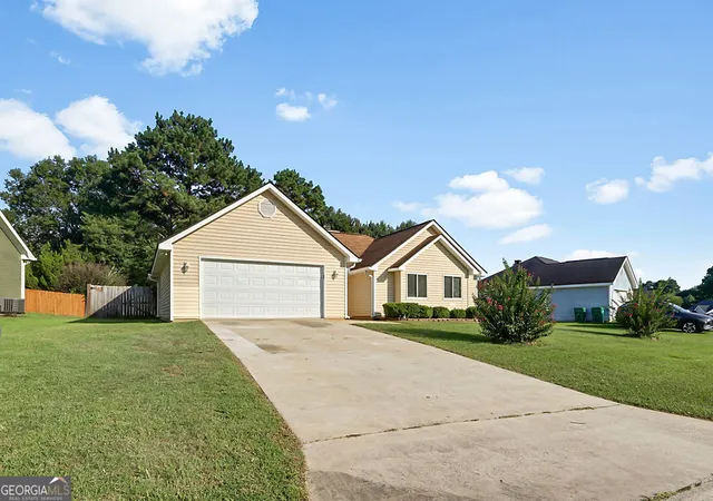 Photo 3 of Single family home for sale at 731 Gateway Dr, Bonaire, GA 31005 | MLS# 10849881 | Listing updated on 2026-09-23