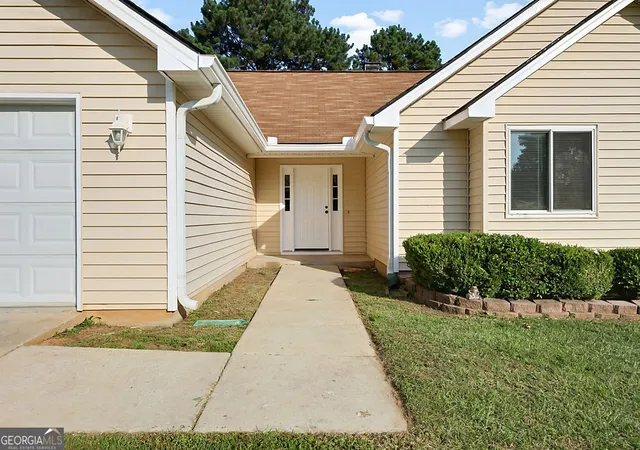 Photo 3 of Single family home for sale at 731 Gateway Dr, Bonaire, GA 31005 | MLS# 10849881 | Listing updated on 2026-09-23
